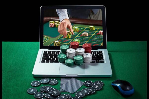 Hidden Economics of Online Gambling Platforms