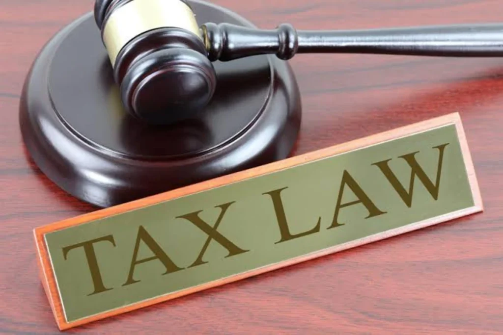The Financial Benefits of Working With a Tax Lawyer 